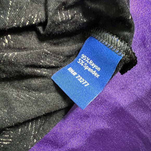 ๐Apt. 9 Asymmetrical Sleeveless long Top - Picture 11 of 12